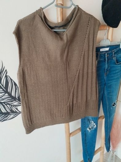Oska Knitted Vest Size 1