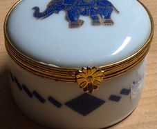 Vintage Limoges Castel Porcelain Pill Box