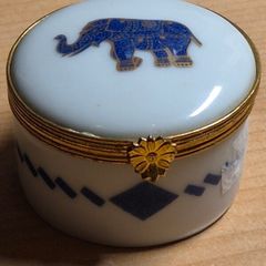 Vintage Limoges Castel Porcelain Pill Box