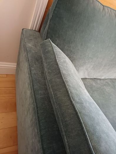 sofa and 2 armchairs for sale 6 months old