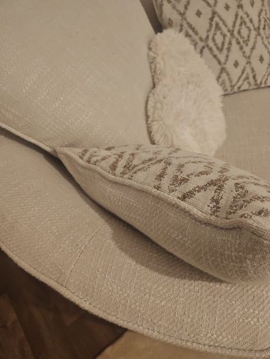 SWIVEL sofa brand new  cost 950 selling reluctantly 450 due to moving to smaller  house
