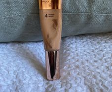 Charlotte Tilbury beautiful skin foundation