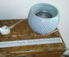 Yankee candle wax warmer .