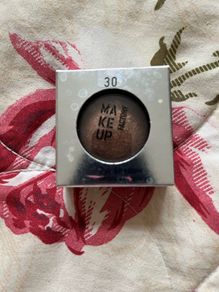 eye shadow brown