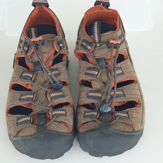 Keen walking hiking sandals size 6 EU 37.5