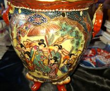 Beautiful Vintage Chinese Satsuma Style Footed Planter Moriage Geisha Cachepot Jardiniere,. Add a touch of classic Hollywood Regency flair to your home