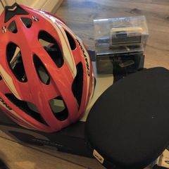 Red bike helmet, includes bike computer and saddle bag  L/XL 59/62 cm