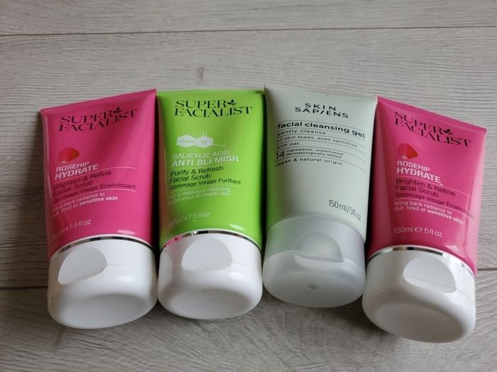 Facial scrub