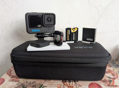 GoPro HERO11 Black 5.3K + Extras (2 Batteries, CPL Filter, Mounts)