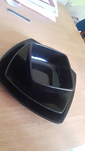 Brown square plates set