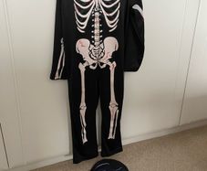 Skeleton costume, age 5-6