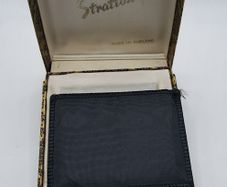Vintage Stratton powder compact