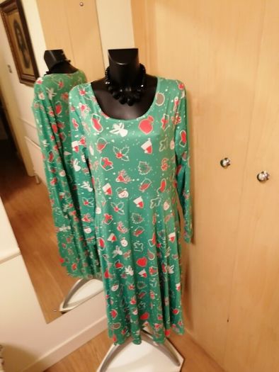 Women's Christmas Dress Reduced Nwot Size 18