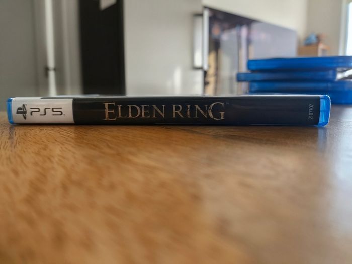 Elden Ring - PS5 (Disc) - Like New / Mint Condition