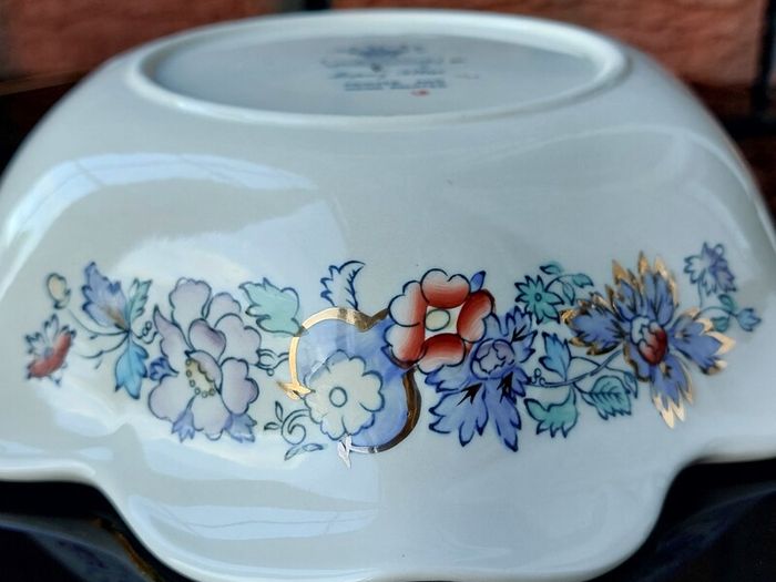 Mason's "Topaz Blue" Scalloped/Ruffled Serving Bowl