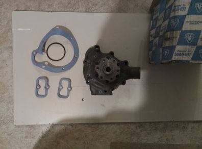 Mercedes Unimog MB Tractors Water pump.