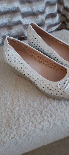 Ladies shoes