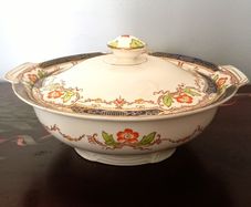 Vintage Alfred Meakin 'Hampton' Covered Dish/Tureen.