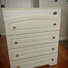 Chest  of drawers