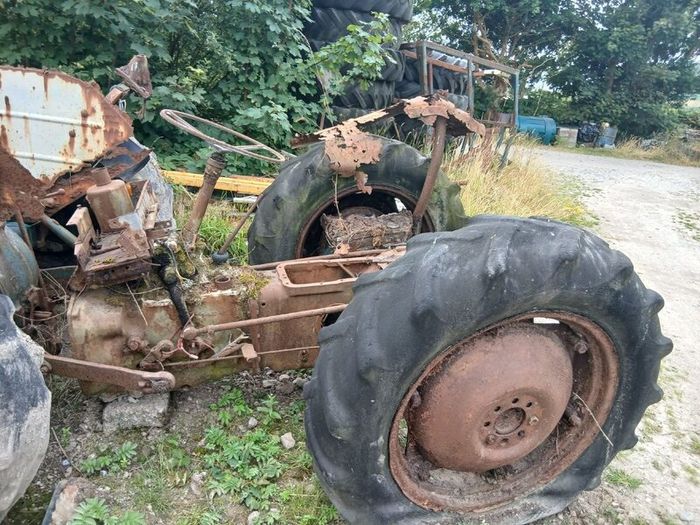 Massey Ferguson  135 back end