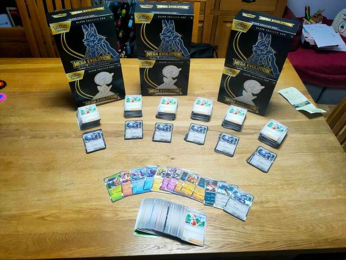 Mega Evolutions ETBs open Full set Cards Base and Holos