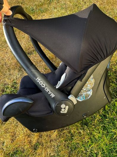 Maxi-Cosi CabrioFix Car Seat + EasyFix ISOFIX Base