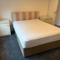 5ft Bed that splits in two with excellent high quality mattress