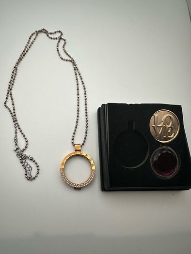 Mi Moneda Type Necklaces