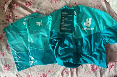 t-shirt  Deliveroo
