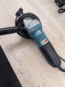 Makita 1400W grinder