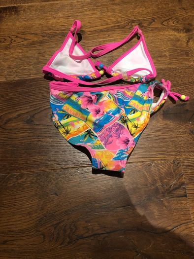 girls swimsuit
