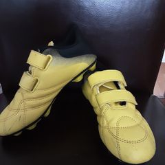 Football Boots/Junior Yellow Football Boots .. Size: 12 UK/FINAL Price Drop