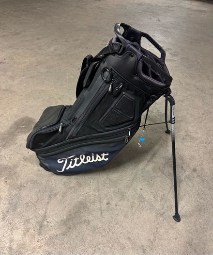 Clubs, Titleist bag, Balls, Tees - Deal