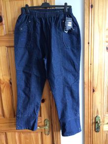 BNWTS Ladies Dark Blue Crop Denim Jeans Size 20 Including postage