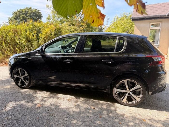 Peugeot 308 Automatic with manual shift mode