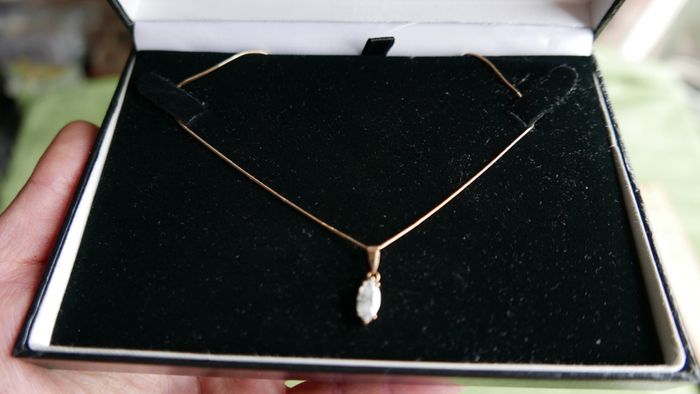 Vintage 9ct Gold 375 Gold Pendant and Chain 3,4g L-9,8"
