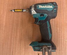 Makita brushless dtd153 impact . Working 100%