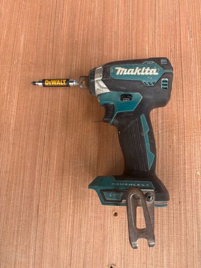Makita brushless dtd153 impact . Working 100%