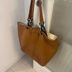 hand bag