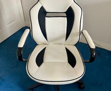 Adjustable Office / Gaming Chair