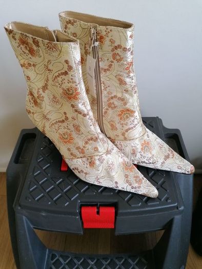 Women's Boot's NWT SIZE 8
