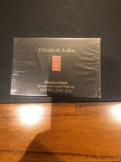 3 in total Elizabeth Arden flawless finish in wrapper over 50 euro new