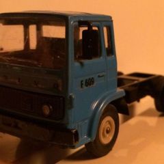 Norev 1/43 Volvo F609 milk tanker