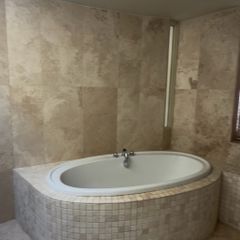 Hansgrohe Oval bath 1.8m x 1m