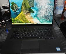 Dell latitude 5300 2 in 1 core i7 touch ssd 13.3"