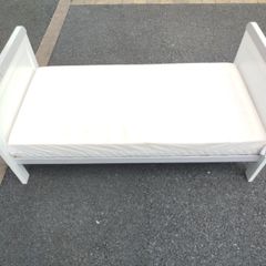 Kids bed and kids toys