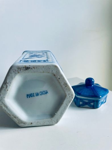 Vintage Blue and White Chinoiserie Porcelain Ginger Jar or Tea Caddy
