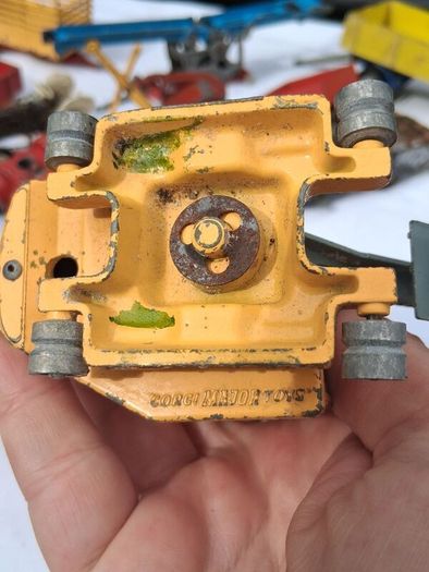 Vintage Diecast Toy Collection (Dinky,Lesney,Mecanno,Corgi) 22 Pieces