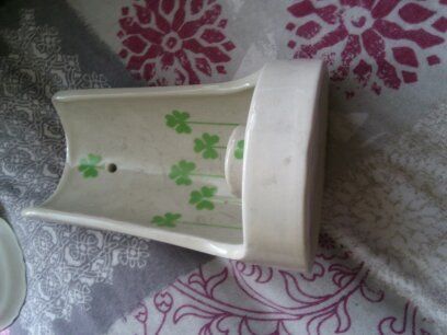 Candle holder.