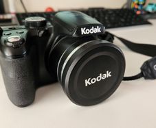 Kodak AZ421 Digital Camera 42x optical zoom